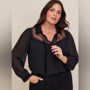 Torrid Black Lace and Velvet Top - Size 30 (6)